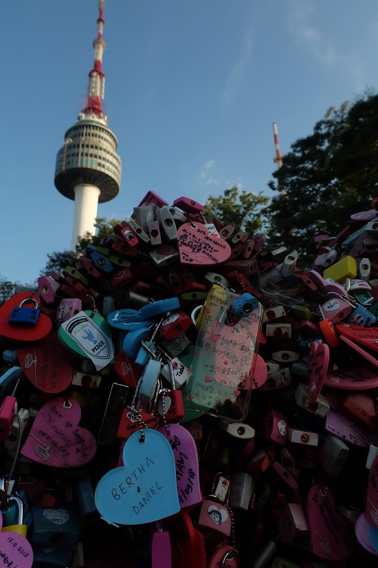 Gembok cinta Bertha Daniel di Namsan Tower