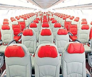 Kabin Air Asia penerbangan siang ke Jepang