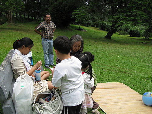 Wisata bersama keluarga di Kebun Raya Bogor