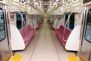 Suasana di dalam kereta Keio line di Jepang