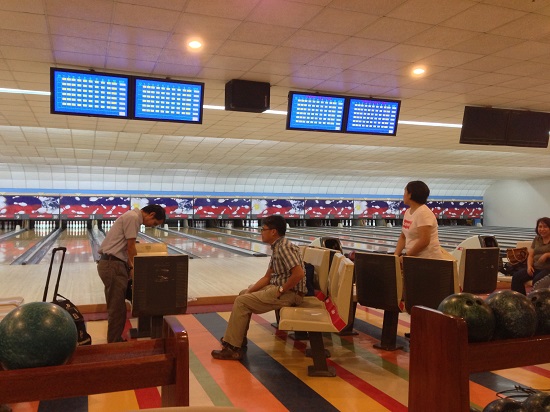 persiapan bermain bowling